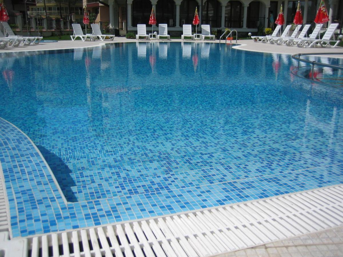Chateau Del Mar Holiday Apartments Slântsjev Brjag Eksteriør bilde