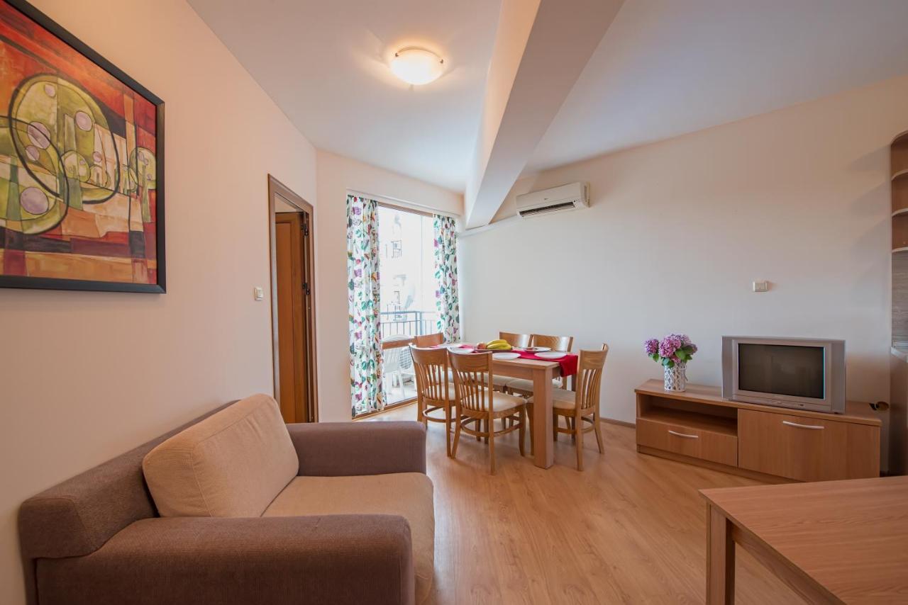 Chateau Del Mar Holiday Apartments Slântsjev Brjag Eksteriør bilde