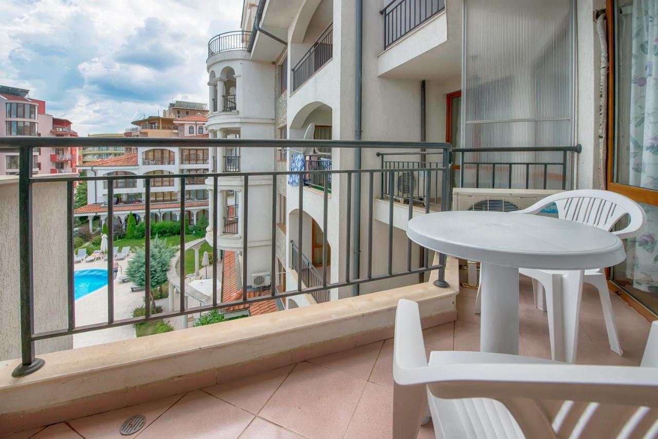 Chateau Del Mar Holiday Apartments Slântsjev Brjag Eksteriør bilde