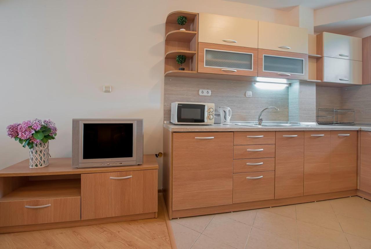 Chateau Del Mar Holiday Apartments Slântsjev Brjag Eksteriør bilde