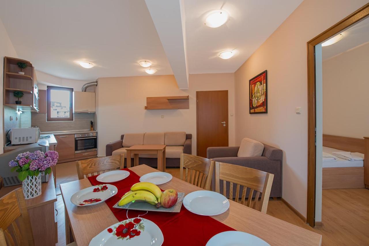 Chateau Del Mar Holiday Apartments Slântsjev Brjag Eksteriør bilde