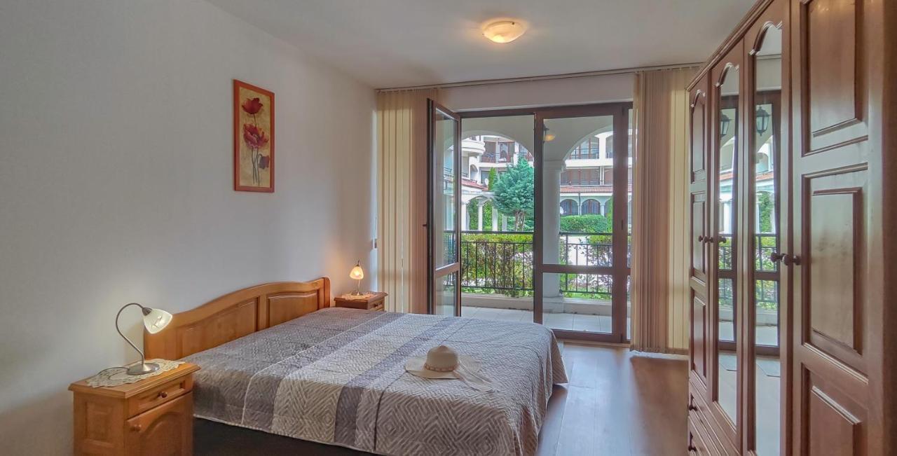 Chateau Del Mar Holiday Apartments Slântsjev Brjag Eksteriør bilde