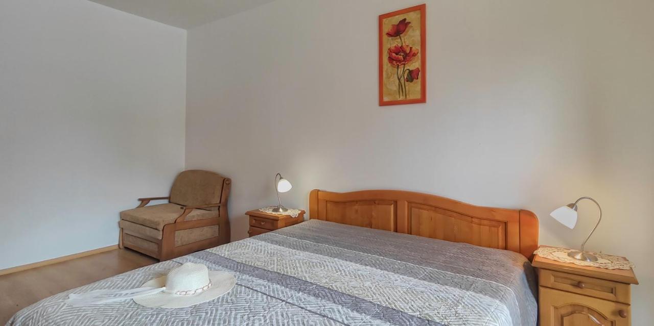 Chateau Del Mar Holiday Apartments Slântsjev Brjag Eksteriør bilde