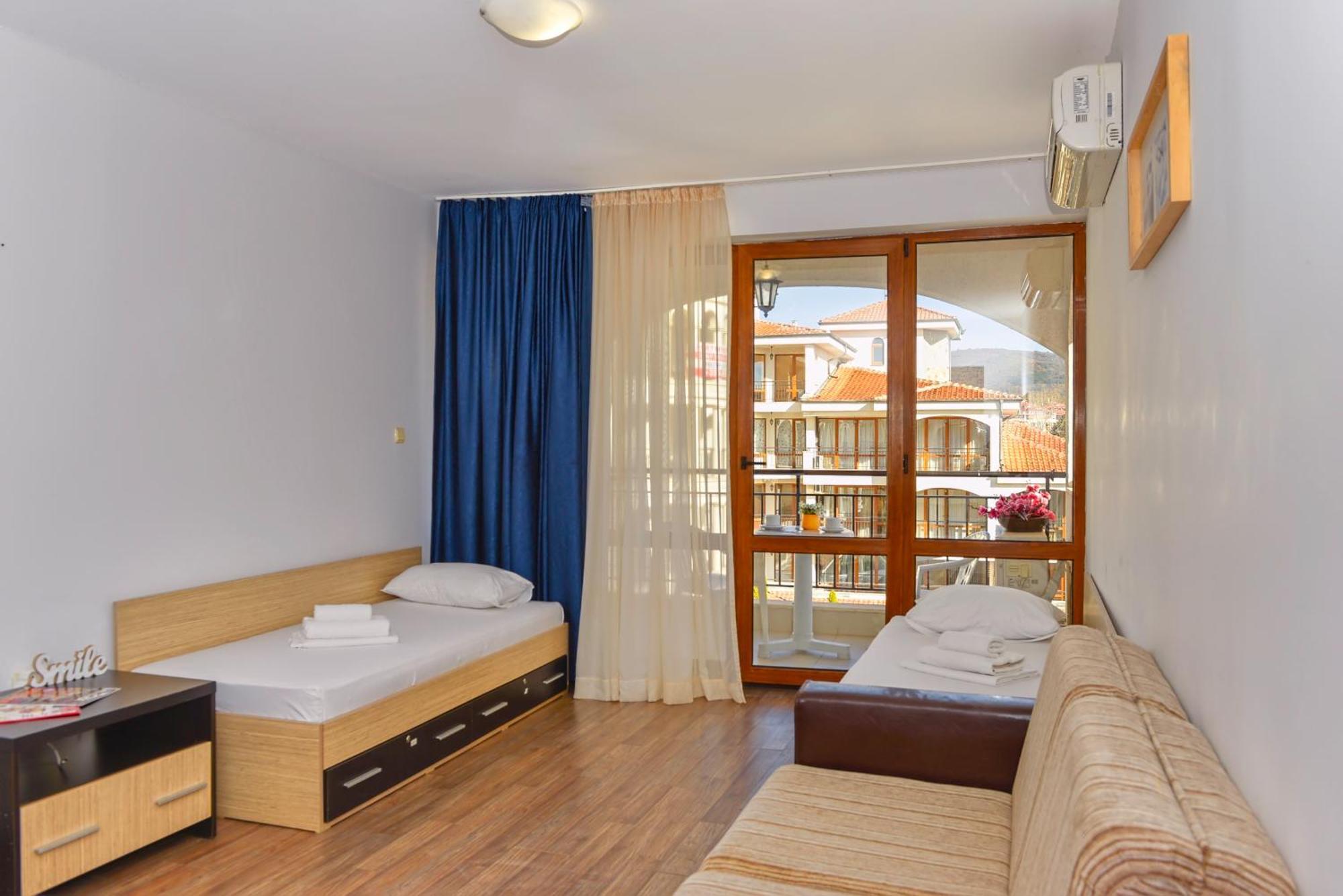 Chateau Del Mar Holiday Apartments Slântsjev Brjag Eksteriør bilde